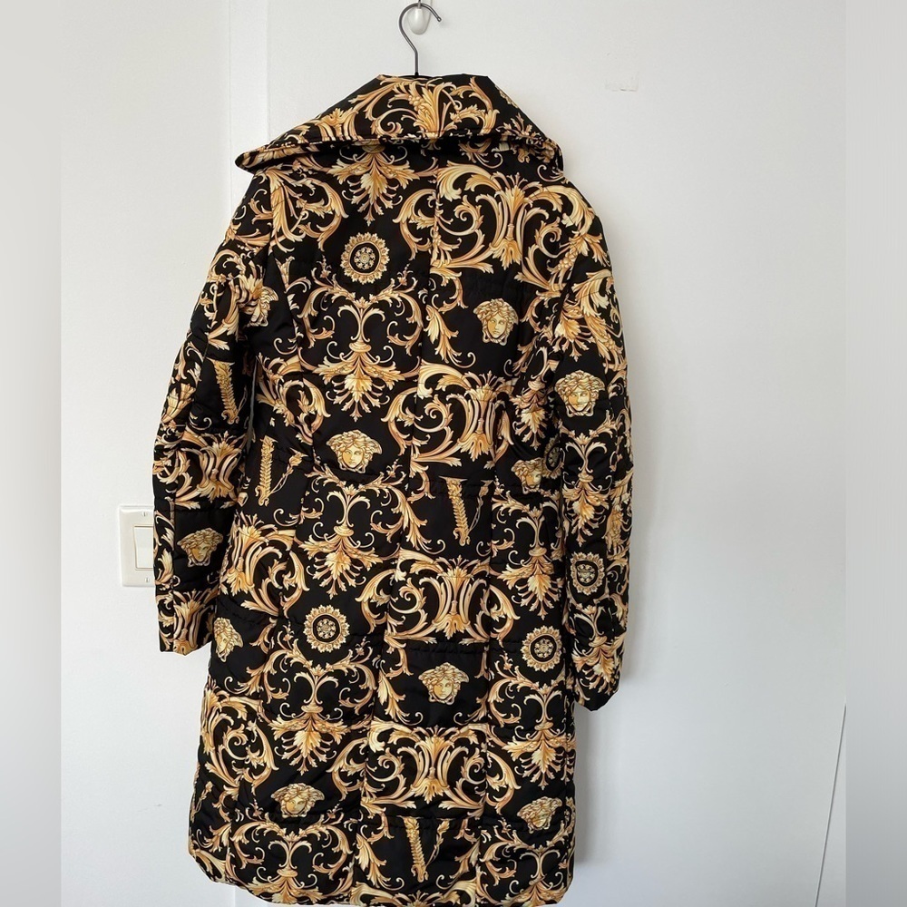 RARE Versace women gold Medusa barrocco puffer coat NWT - Picture 6 of 12